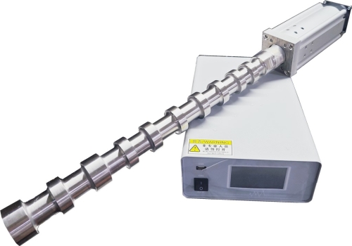 1、超声波空化在振动棒的周围产生，超声波能量非常均匀的分布在棒的周围；2、超声波振动棒的功率输出不受液位，槽体容量及温差等负载变化的影响，功率输出稳定均匀；3、超声波振动棒是传统超声振板使用寿命的1.